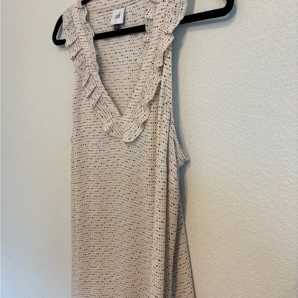 Cabi Polka Dot Ruffle Sleeveless Blouse Cream Black V Neck Size L - Picture 6 of 10